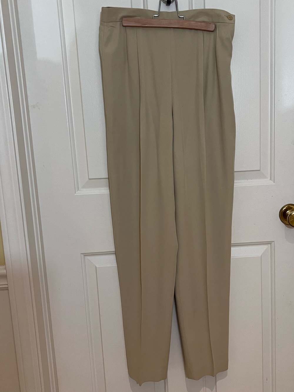 Josephine Chaus Tailored Silk Straight-Leg Trousers in Khaki color